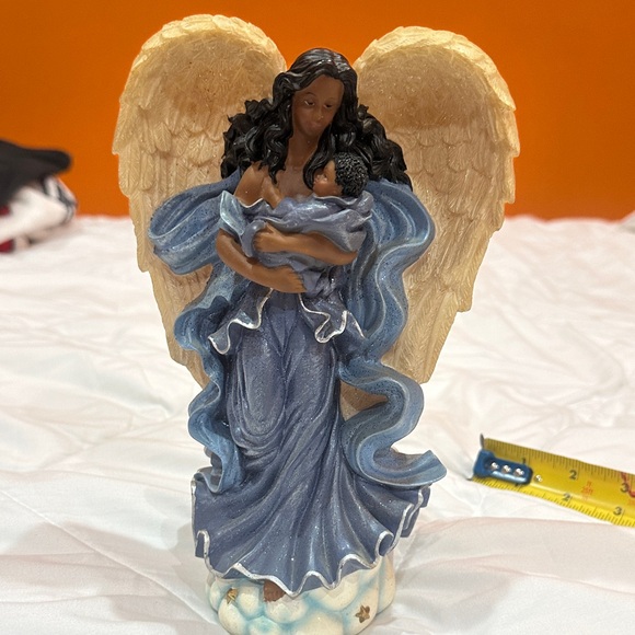 Angel Figurine with Blue and Cream Robe - Picture 4 of 7